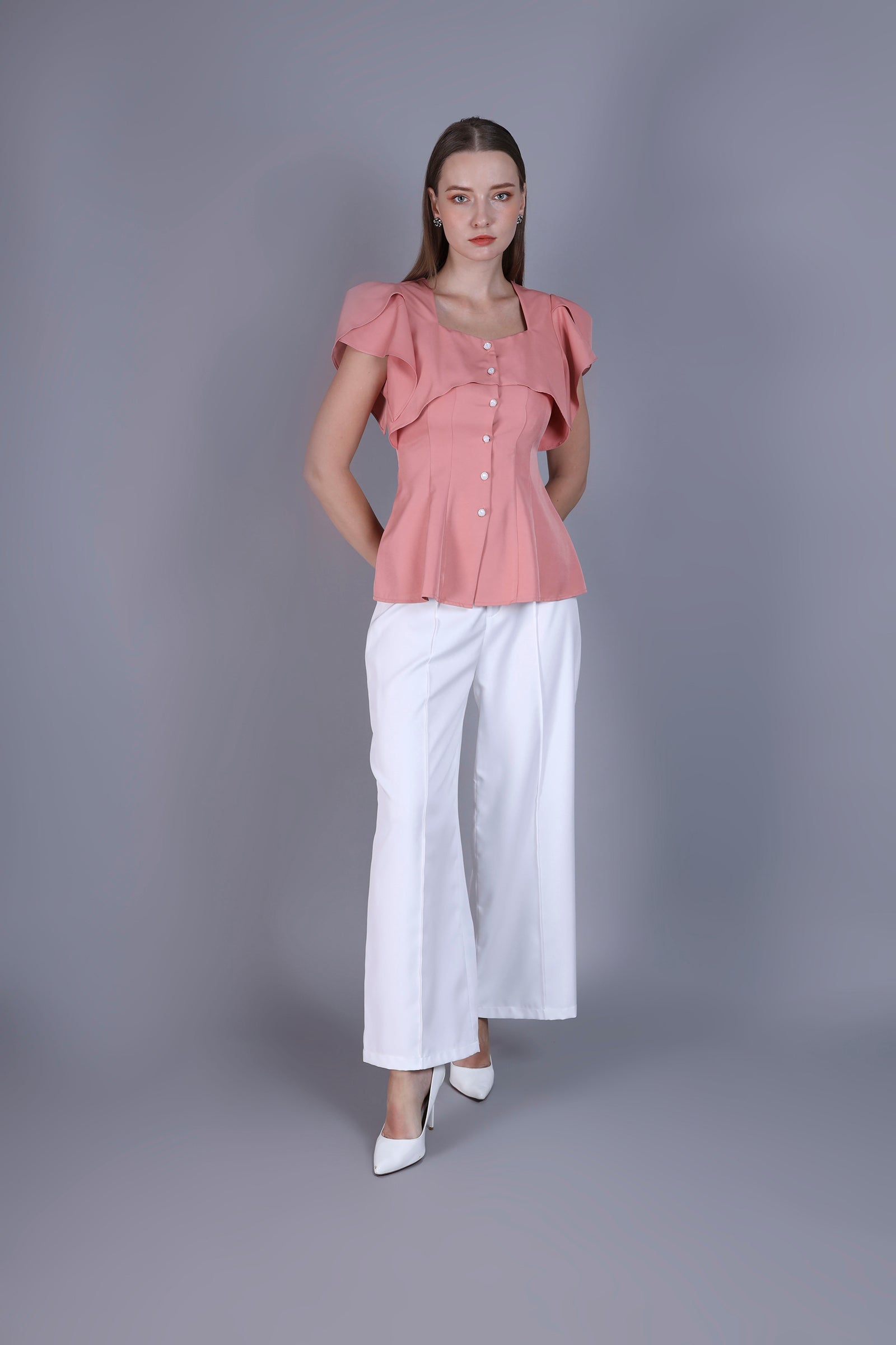 Elegant blouse with ruffle wing short-sleeve and gold ring buttons