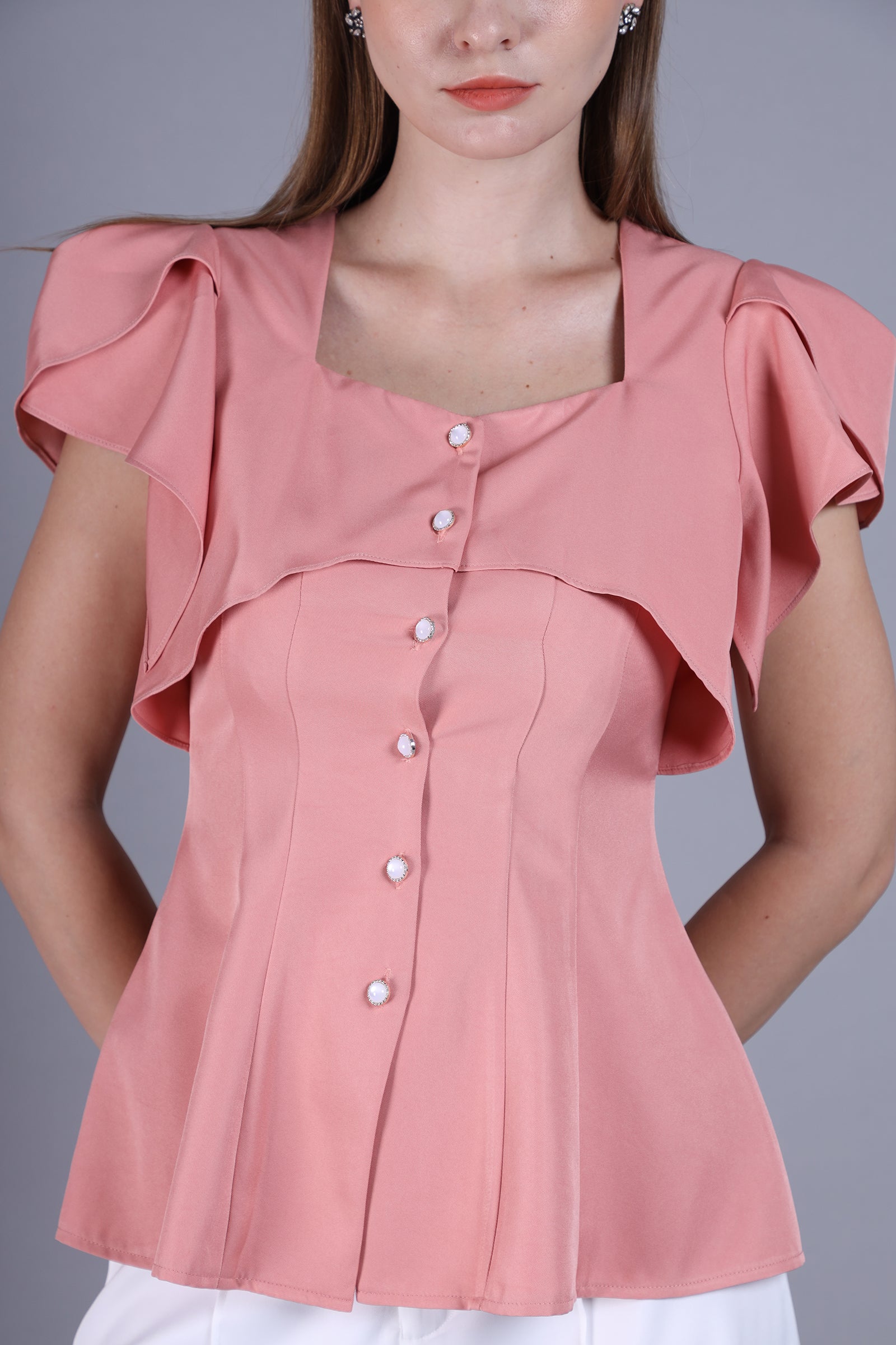 Elegant blouse with ruffle wing short-sleeve and gold ring buttons